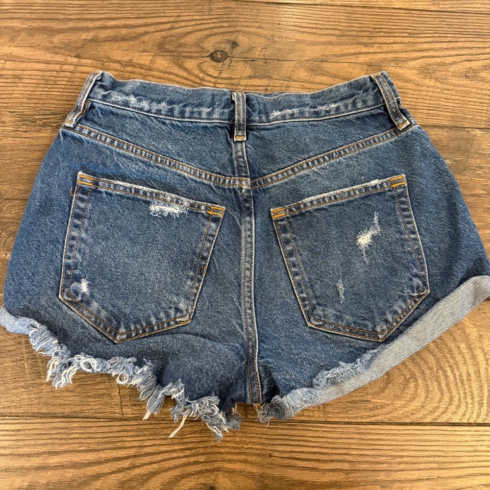 We The Free Distressed Women Denim Cutoff Shorts Size 26‎ - Picture 2 of 6